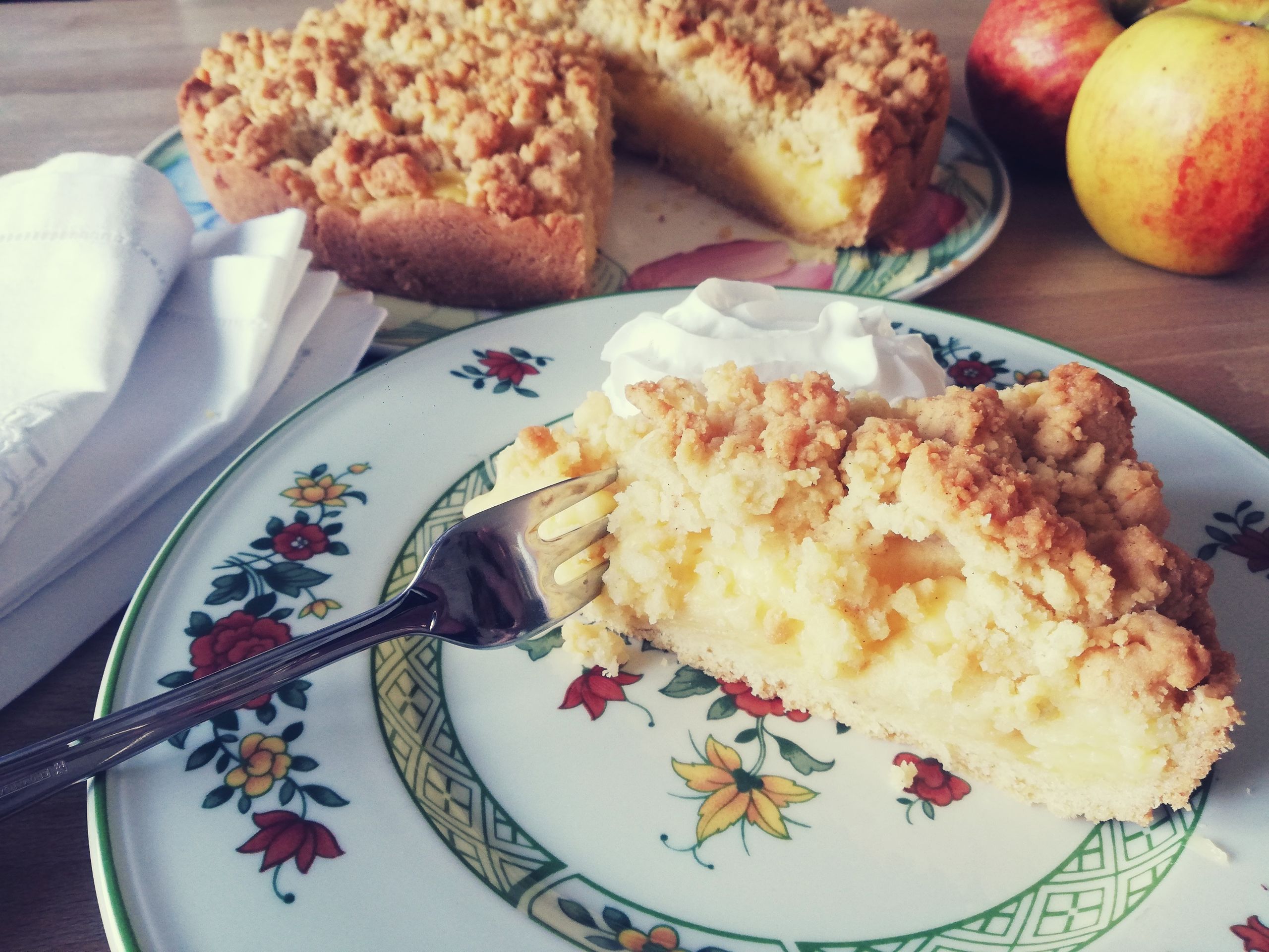 Apfelkuchen mit Pudding und Streusel – Christines Foodblog