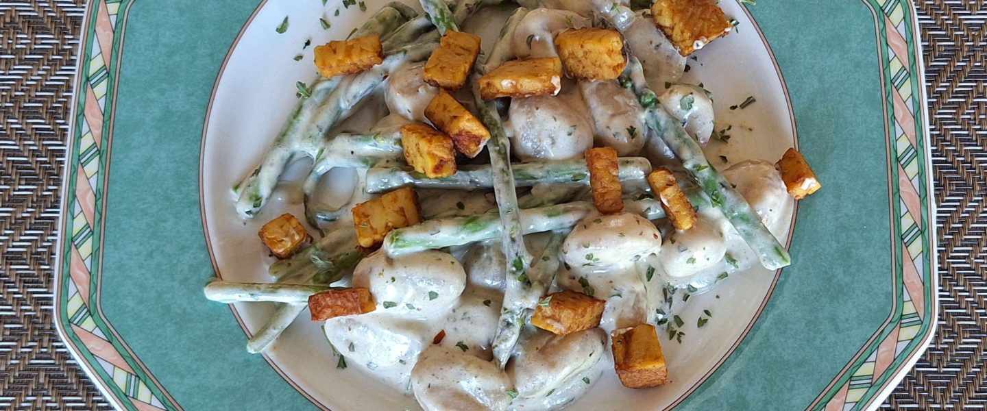 Gnocchi Pfanne mit grünem Spargel Vegan